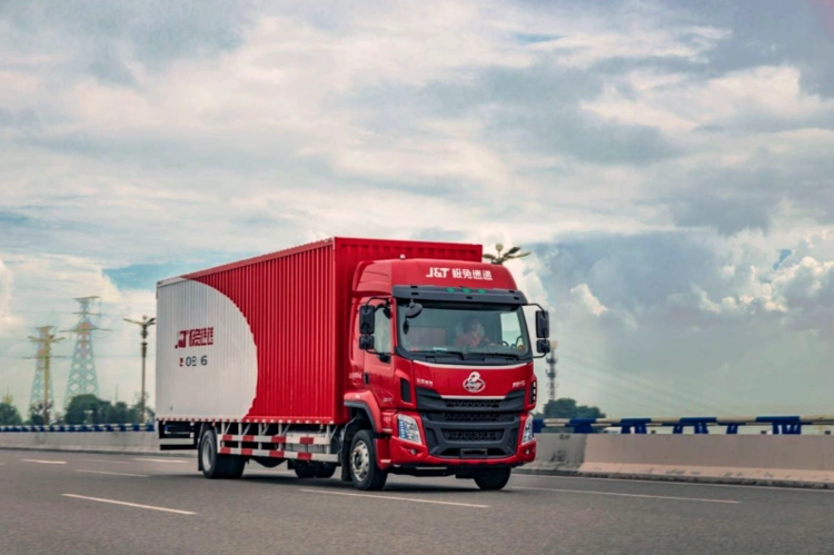 别急 乘龙卡车全都备齐了!