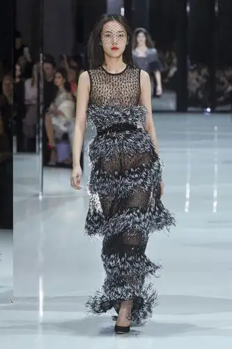 ralph & russo 于巴黎高定时装周发布2018春夏高定系列