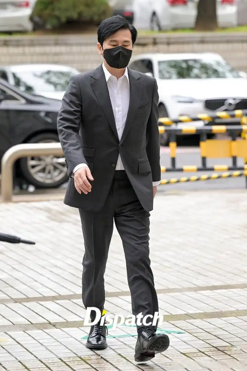 29日,前yg娱乐公司代表梁铉锡出席了首尔中央地方法院刑事合议23部