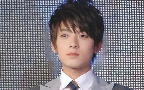 16人自荐踢馆《歌手2024》,陈翔被嘲,曾一鸣又报名,选秀歌手多