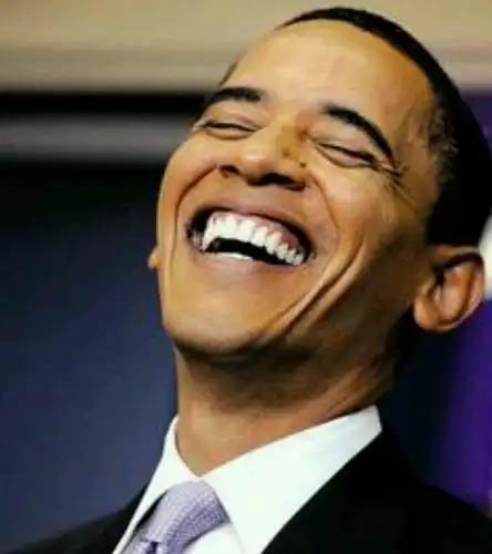 瞧,美国前总统奥巴马的仰天大笑