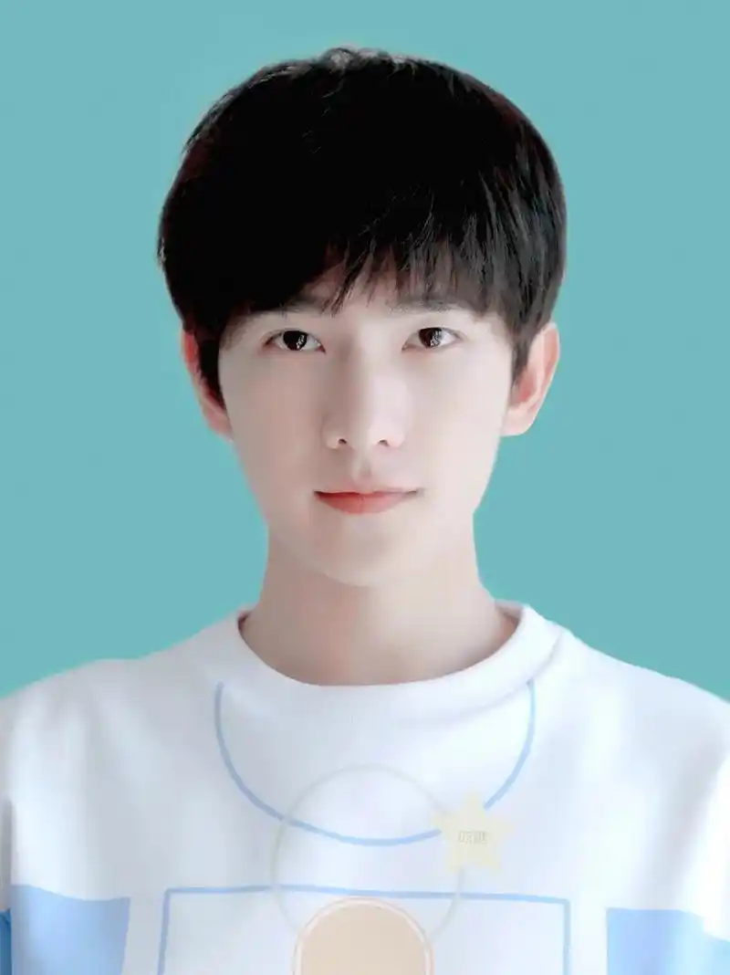 证件照片 #杨洋 证件照合集@抖音小助手