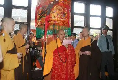 智明法师荣膺江心禅寺方丈升座庆典仪式图