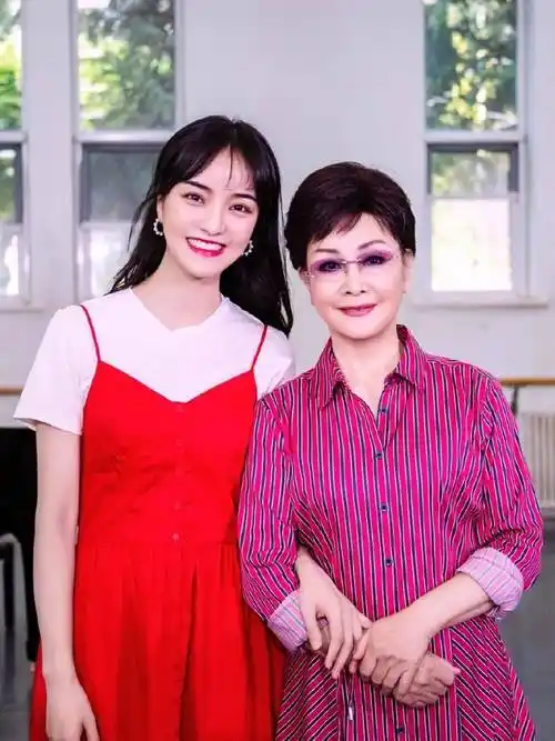 李谷一:曾两次遭受最大的伤害,丈夫病逝后她现状如何?