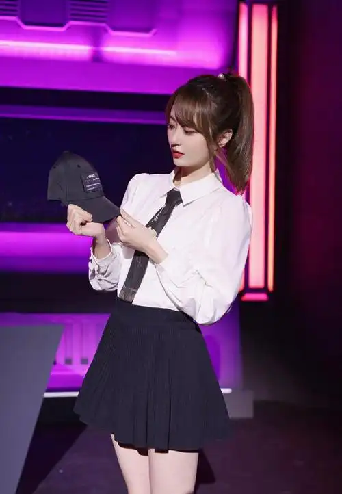 nba女主播王小七有黑历史吗?篮球解说杨毅揭秘腾讯主播黑料?