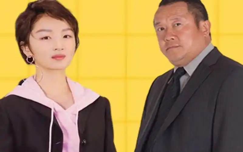 当曾志伟拉住周冬雨那一刻,俩人关系直接暴露,网友:深藏不露