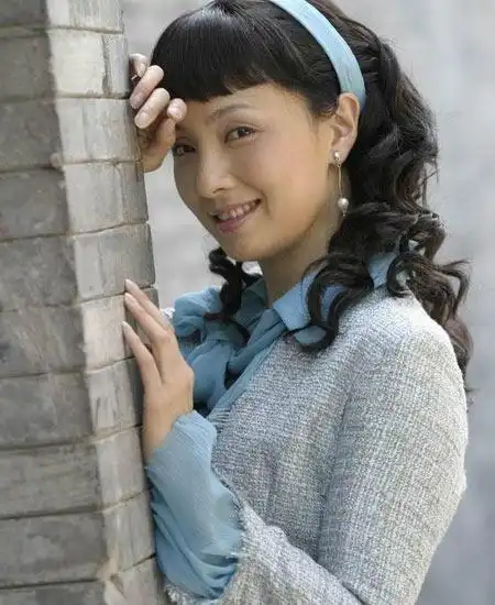 资料图片:《夜深沉》百变陶虹--妩媚造型