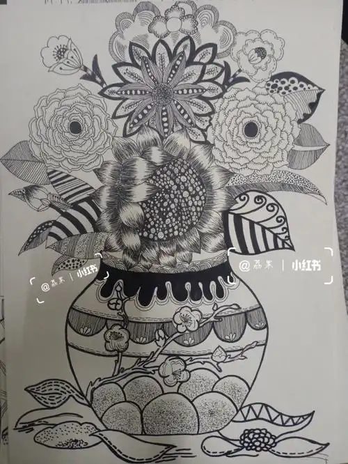 花与花瓶线描画