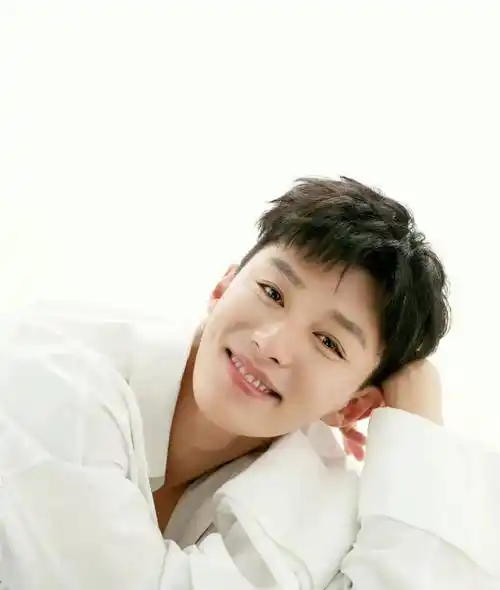 "眼线boy"代旭:努力搬砖12年无人问津如今却因一个表情包火了_角色