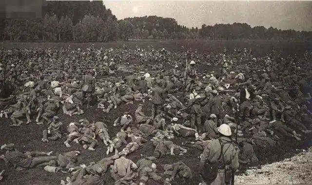 被机枪杀得尸横遍野的英法联军战后统计,交战双方死在马克沁重机枪手