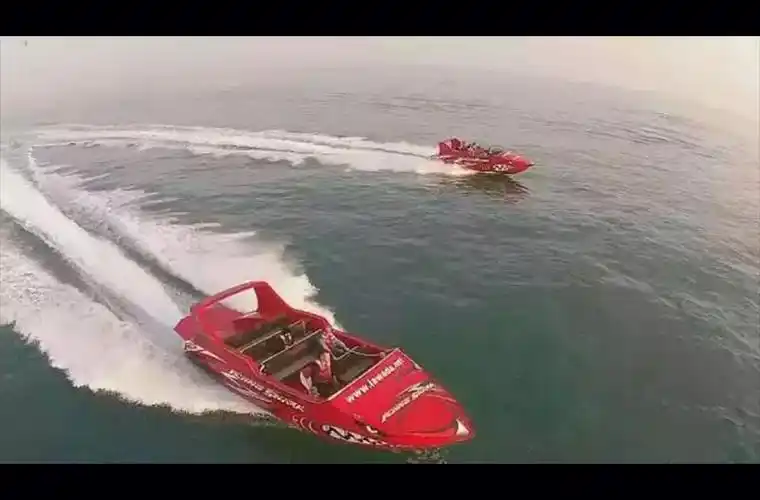 漂移艇喷射快艇动感飞艇新西兰飞鲨游艇旅游开发装备