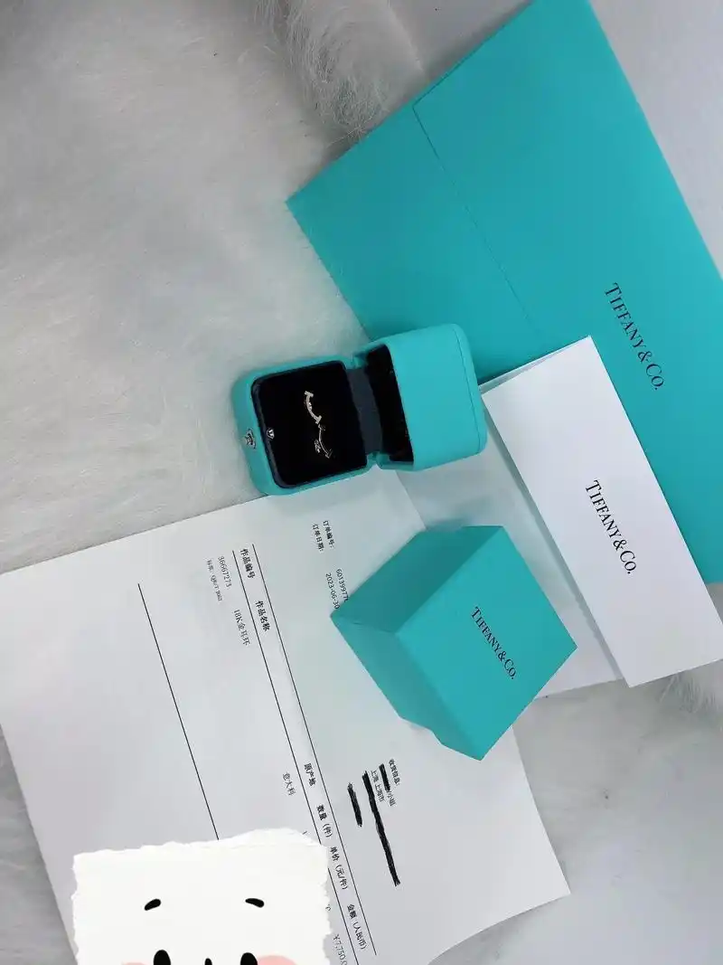 tiffany蒂芙尼笑脸耳钉   - 抖音