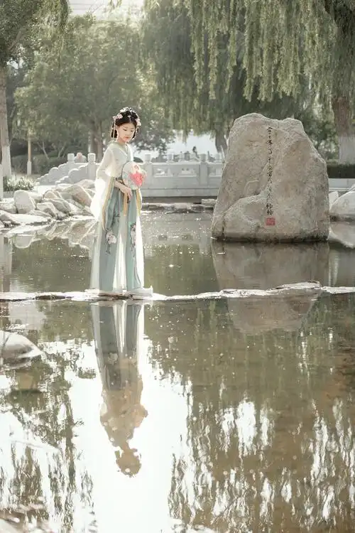 摄影师-滕的儿童摄影作品《古风外景》