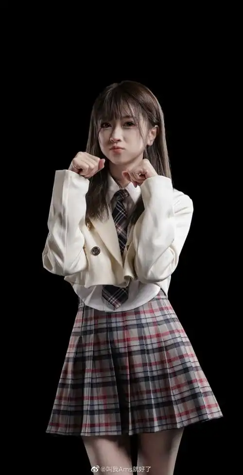 dota2解说ams晒照不直播就发点照片吧你们觉得还行么