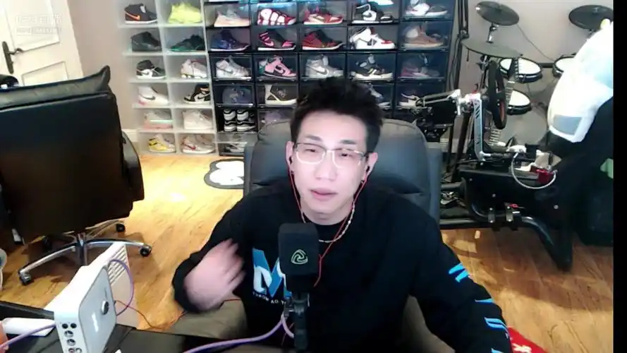 颜色帅比在石250虎牙年度总决赛第四天今天全力出击