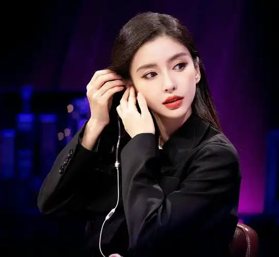 杨颖心动的信号最新造型剧照