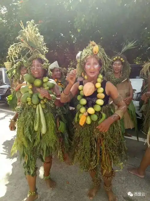 牛骨林立最传统最原始的虔诚祭祀表达的是阿佤人对神灵的敬畏古老的织