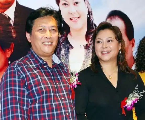 唐国强带二婚老婆亮相小12岁混血娇妻体态丰腴一脸福相