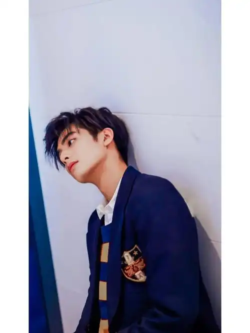 内娱男明星宋威龙手机壁纸第一弹