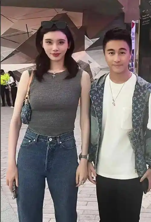 她靠着给李咏砸金蛋为生,如今摇身一变成了国际超模_何穗_奚梦瑶_何猷