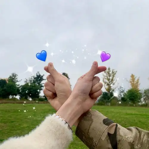 情侣拍照新手势