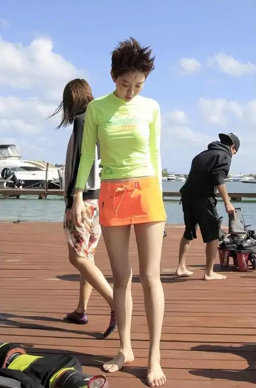 内娱性感厨娘姜妍身材胜林志玲靠南来北往走红