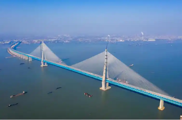 目前有数十座已经建成通车,如今又一座长江大桥落成