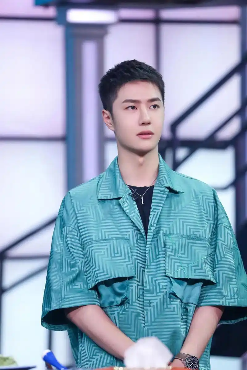 短发王一博也是如此可爱,无法抵抗这个发型.#王一博