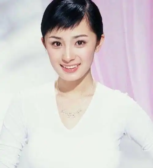 作为童星出道的女明星,不管是颜值或者是人气方面都很高,而对于杨幂