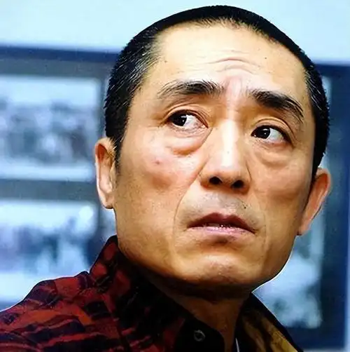张艺谋的风流情史:28和初恋结婚,37出轨22岁巩俐,49娶18岁陈婷