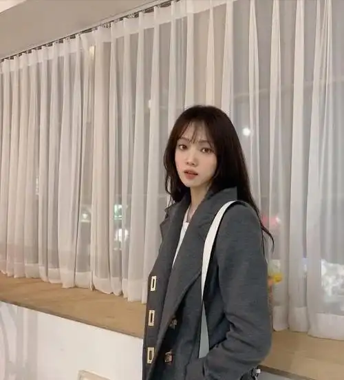 李圣经不愧是模特出身白衬衫牛仔裤时尚好看羡慕这身材比例