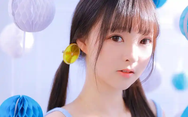 甜美清纯美少女唯美高清桌面壁纸