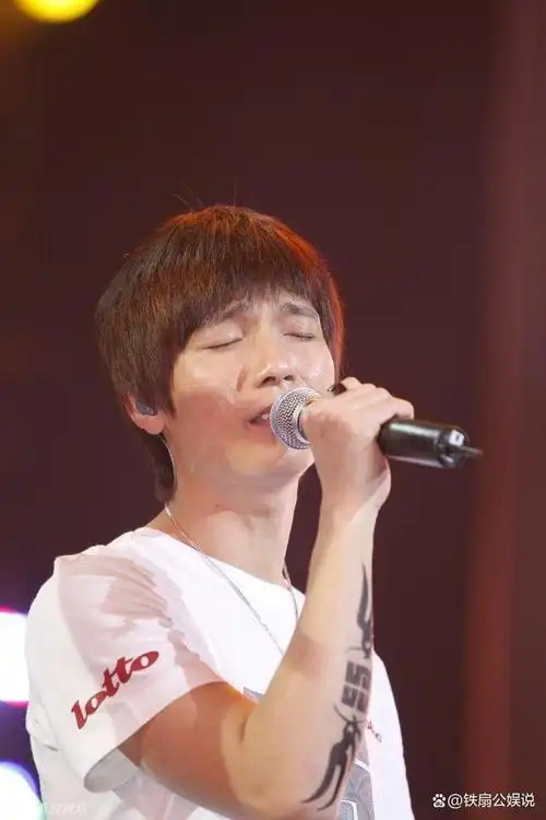 藏了这么多年原来她就是陈楚生妻子难怪为了她不惜被封杀