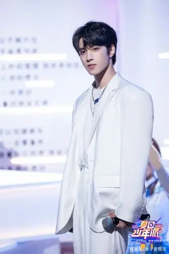 时代少年团又两位成员出席夏日少年派!宋亚轩刘耀文西装造型吸睛