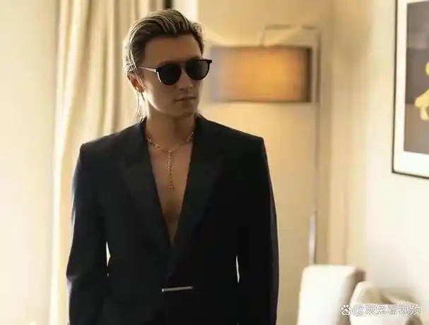 这一次消失已久的谢霆锋再次让人见识到了他在港圈的至尊地位