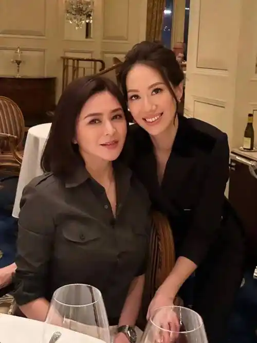 关之琳高调庆生!带火了一种新穿法:衬衫 喇叭裤 波波头,好洋气