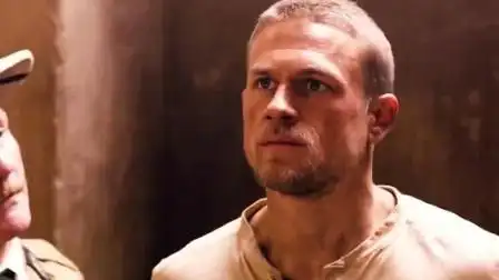 越狱被抓回关进小黑屋,男主凭借强大的意志力撑过两年