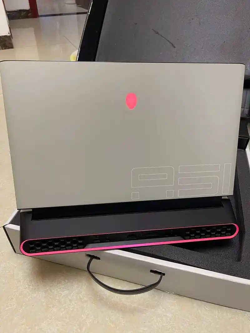 专业级游戏本外星人51m.#外星人电脑 #游戏本推荐 #外星 - 抖音