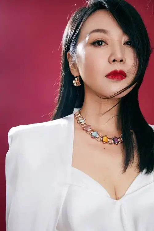 闫妮白玉兰最佳女主角魅力性感图片