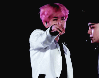 边伯贤动图搞笑