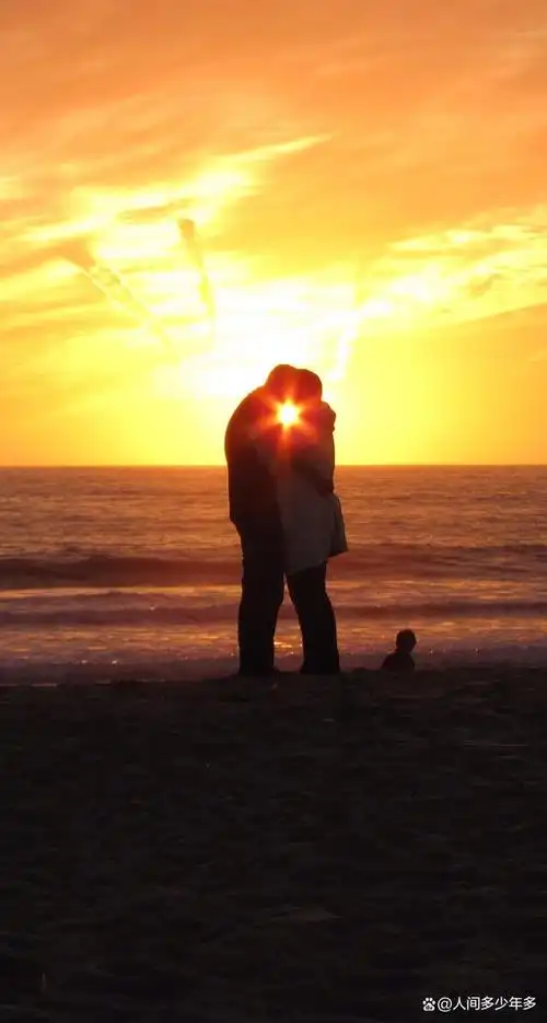 讲述了水果和莎拉这对夫妻极富浪漫色彩的恩爱秀