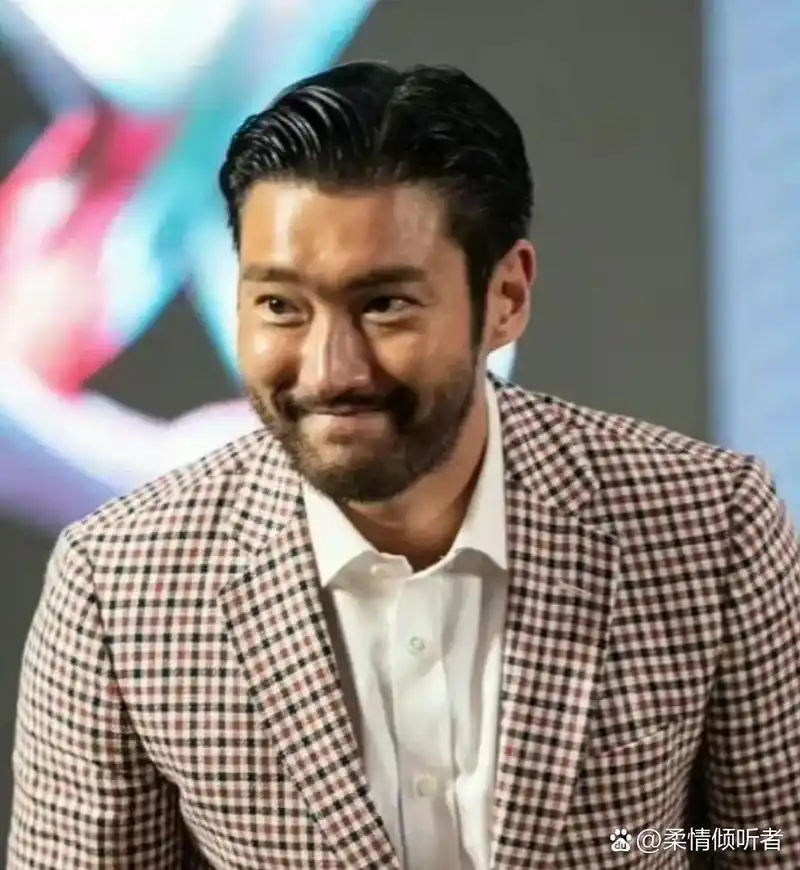 刘雯和崔始源曾被称作"石榴夫妇",如今崔始源的颜值却跌落到了沟鬃