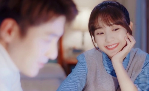 邢菲新剧乌鸦小姐与蜥蜴先生官宣和任嘉伦上演浪漫都市爱情