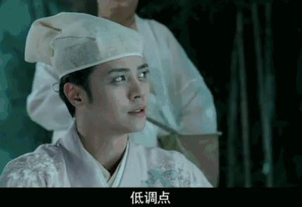 放出爱露半边屁股的酱爆就可