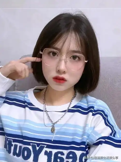 女2021新款短发学生,五一出游甜妹发型,适合方脸圆脸型的神仙减龄短发