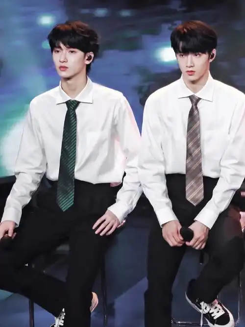 严浩翔说回去请刘耀文吃大餐##严浩翔晒合照为刘耀文17岁庆