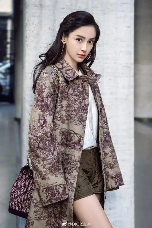 angelababy两套穿搭 优雅十足