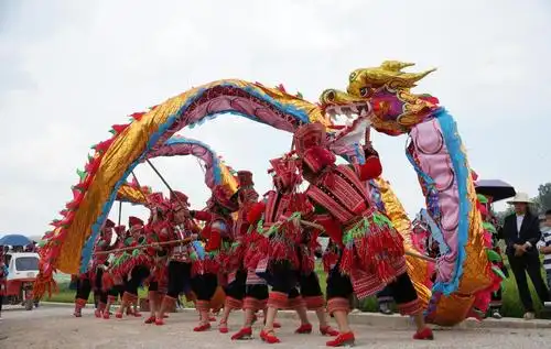 镜头带你看云南哨冲特有的花腰彝民族文化