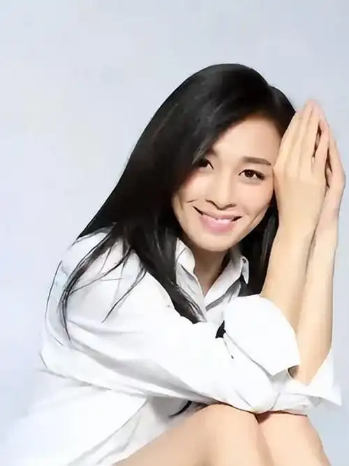 超模范儿!53岁张庭真实颜值!