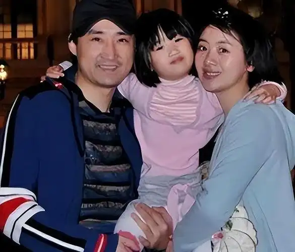 李佳璘靠一部剧吃一辈子,二婚嫁给"穷小子",如今丈夫也走红了